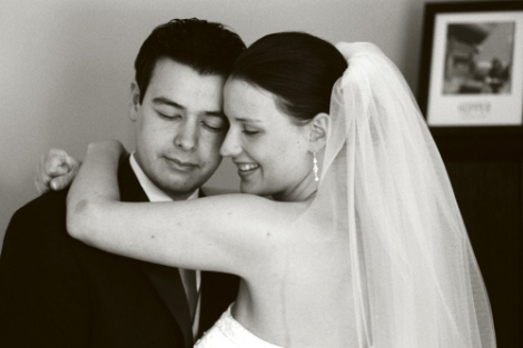 Michigan wedding photojournalist brings you photos of a michigan bride getting ready