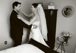 Detroit wedding photojournalist takes wedding photographs in Michigan