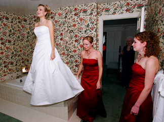 Detroit wedding photojournalist takes wedding photographs in Michigan