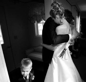This Detroit wedding photographer likes to shoot Michigan wedding photos