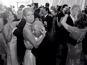 This Oakland County wedding photographer in MI has gallery and portfolio to view