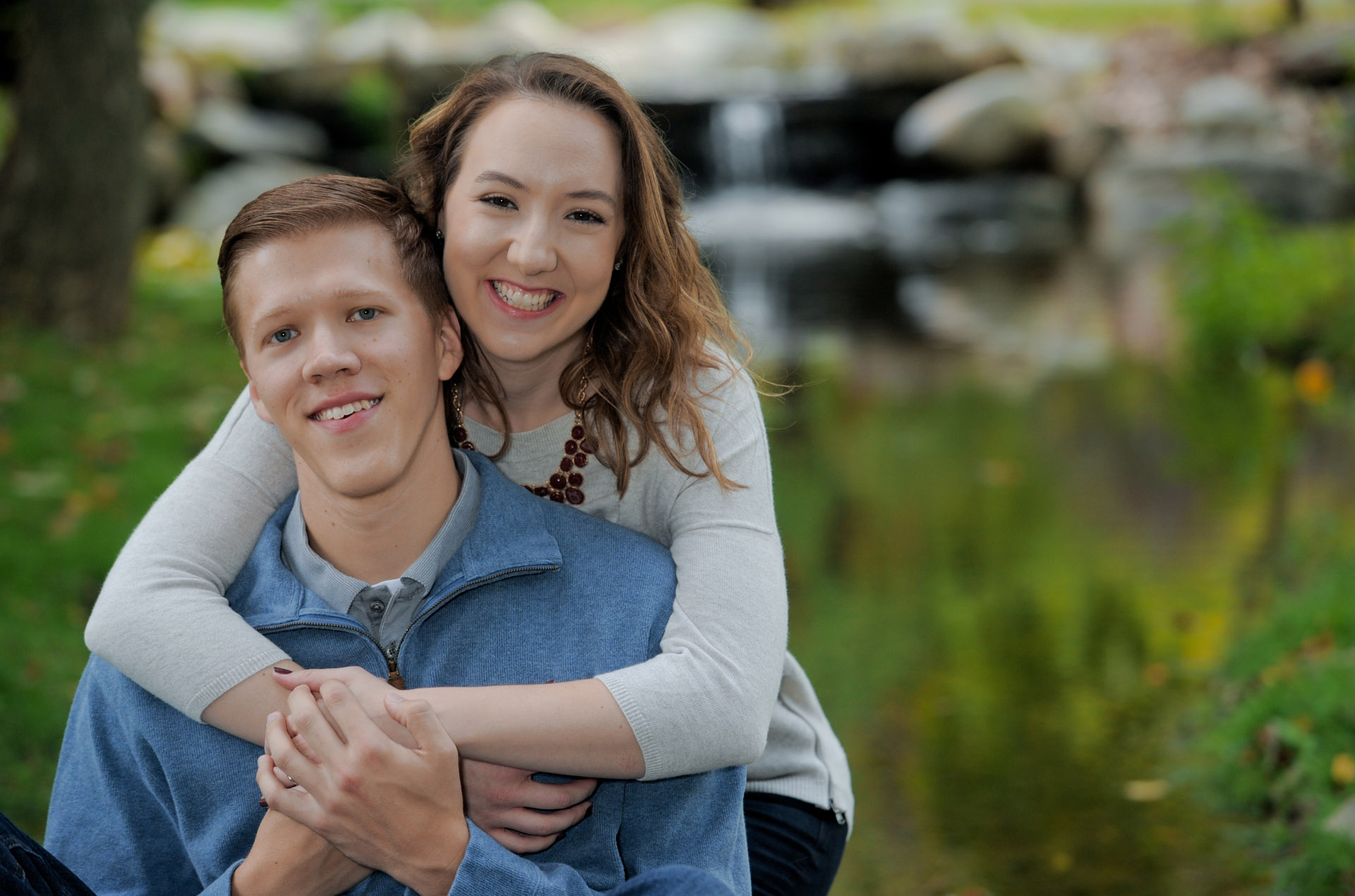 Best Oakland County Michigan lifestyles photographer is happy to photograph couples and singles in a nice, informal setting, like this Classic Park in Metro Detroit and Auburn Hills, Michigan.