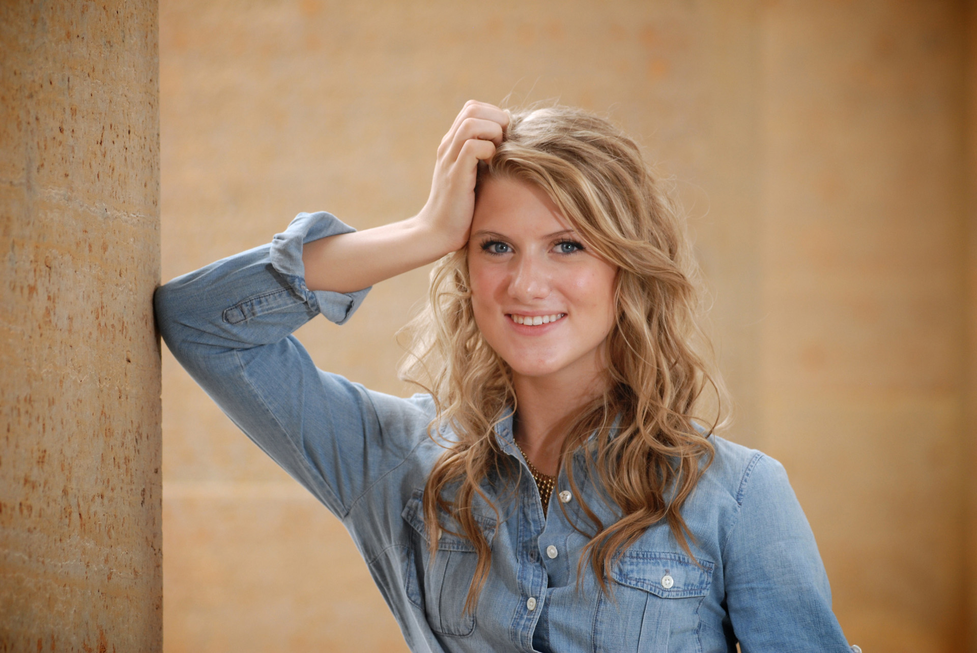 Cranbrook School in Bloomfield, Michigan senior pictures photo of a high school senior posing in at the Art Museum for her senior pictures at Cranbrook School in Bloomfield, Michigan.