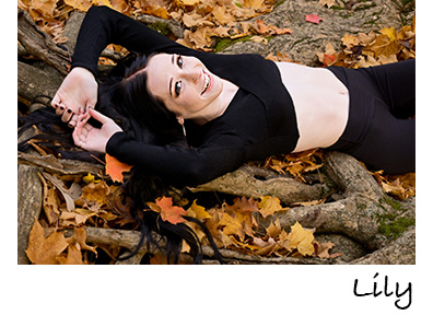 Fall senior picture photography is always a crowd favorite for high school seniors looking for fall colors near Troy, Michigan.