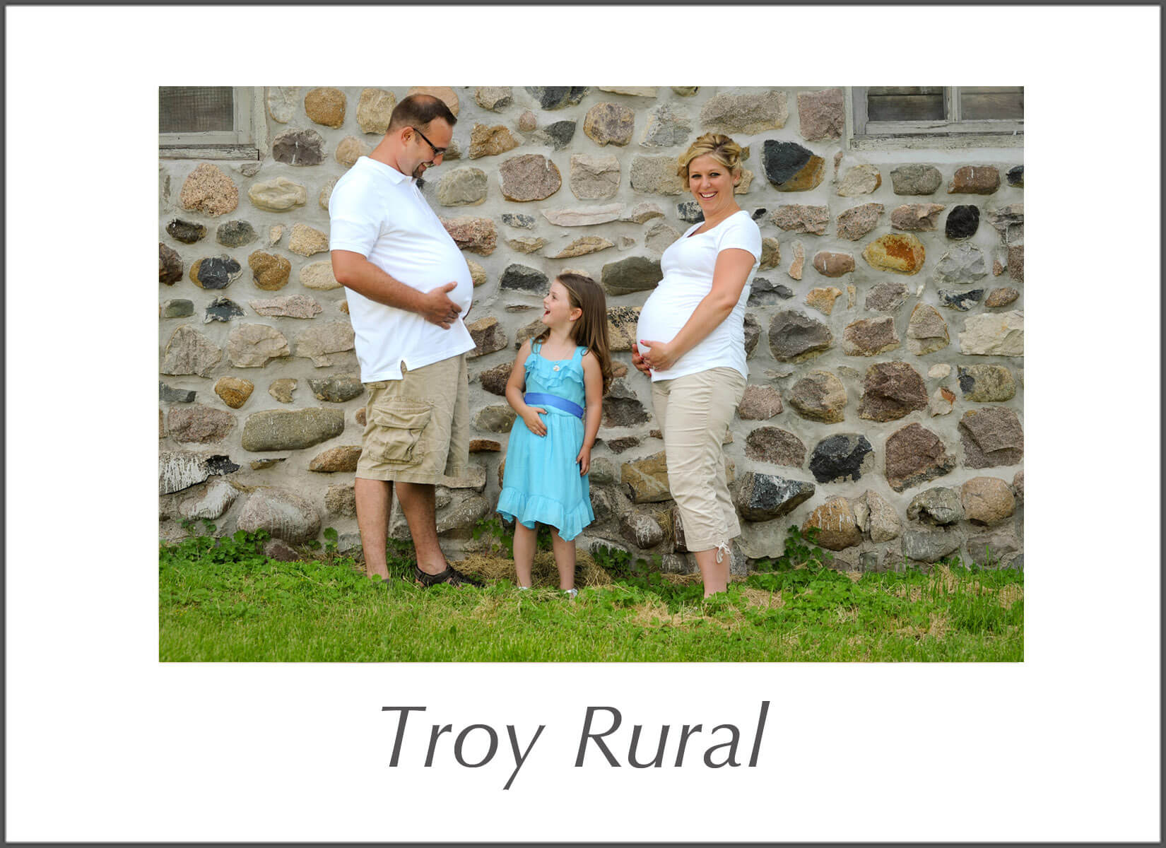 Michigan photojournalist photographs lifestyle portrait sessions on location in Troy, Michigan, candid style portraits including children, senior photos, family photos, kids, headshots, corporate, engagement and proposals.