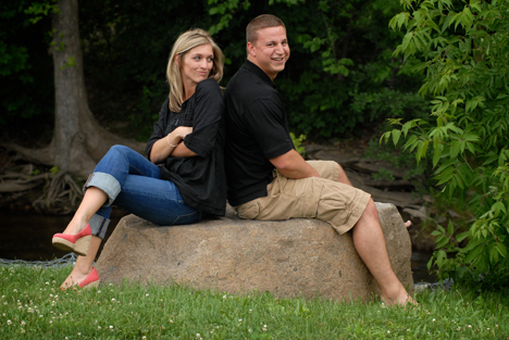 MI wedding photographer takes engagement portraits on location