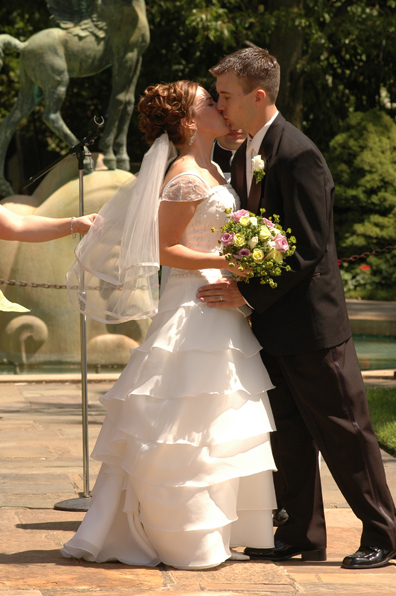 Michigan wedding photography is presented in the wedding photo gallery