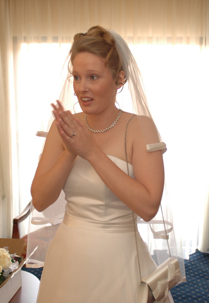 MI wedding photojournalist has gallery of moments during wedding ceremony