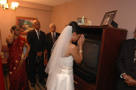 Michigan wedding photography is presented in the wedding photo gallery